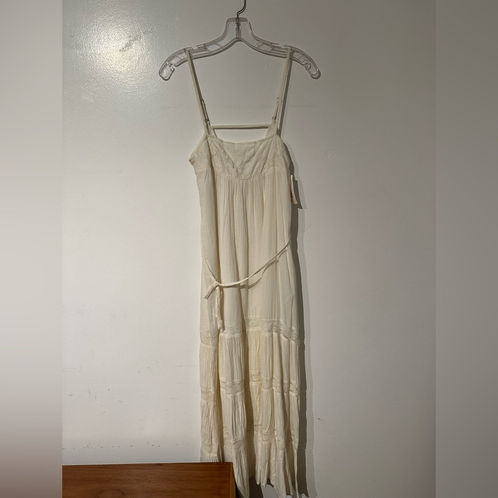 NWT BILLABONG WHITE LACE DRESS WITH STRAPY BACK